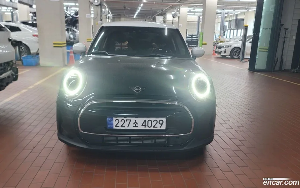 MINI Cooper 5 2024 — миниатюра 3