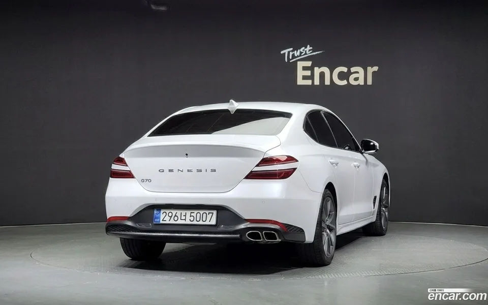 Genesis G70 2.0T 2WD 2023 — миниатюра 4