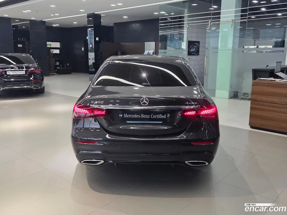 Mercedes-Benz E-Class E350 4MATIC AMG Line 2023 — миниатюра 4