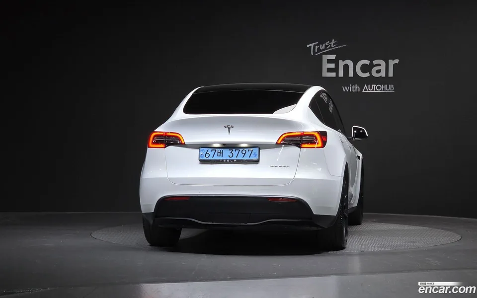 Tesla Model Y AWD 2022 — миниатюра 4