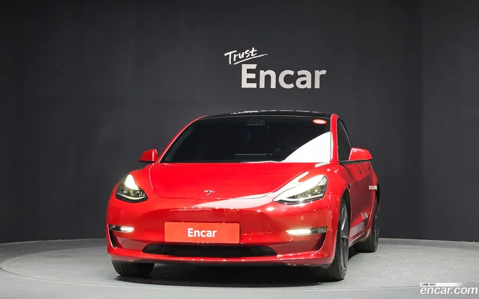 Tesla Model 3 AWD 2022 — миниатюра 3