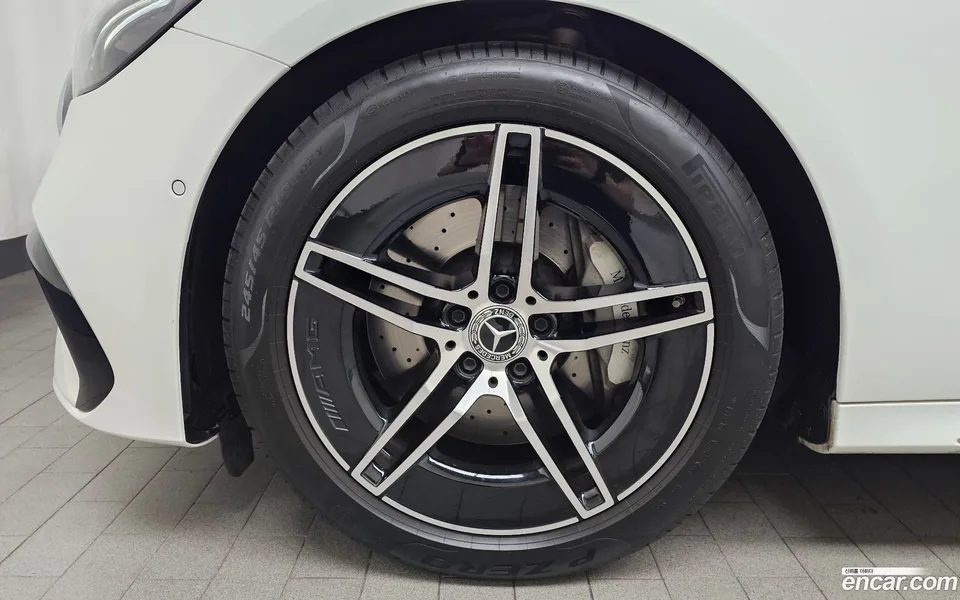 Mercedes-Benz E-Class E200 AMG Line 2025 — миниатюра 2