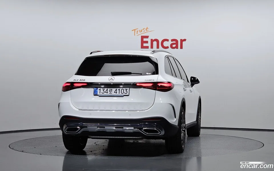 Mercedes-Benz GLC-Class GLC300 4MATIC AMG Line 2026 — миниатюра 4