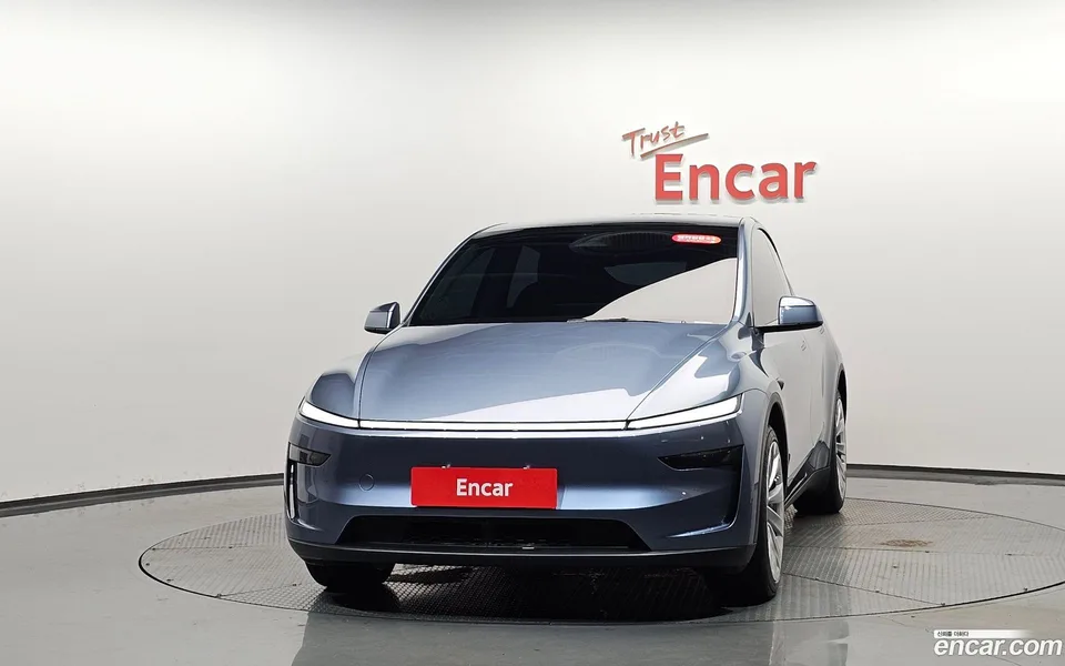 Tesla Model Y AWD 2025 — миниатюра 3