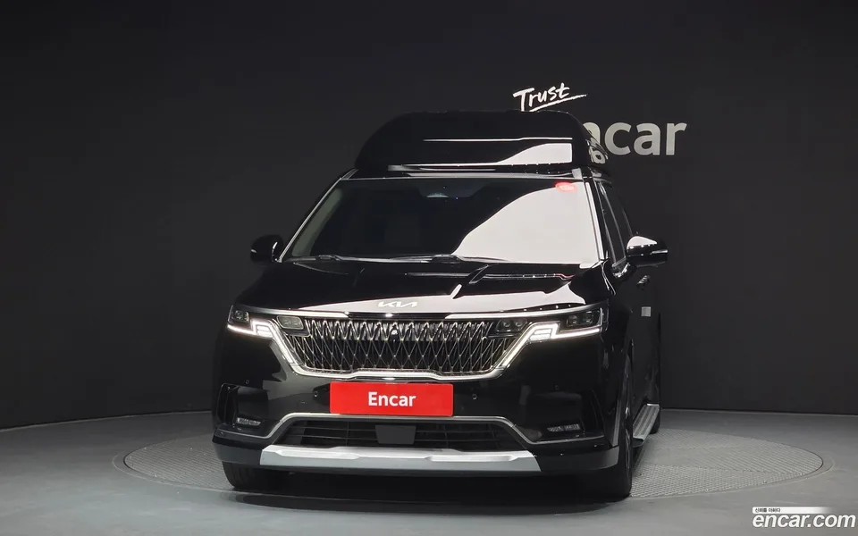 Kia Carnival 9 2023 — thumbnail 3