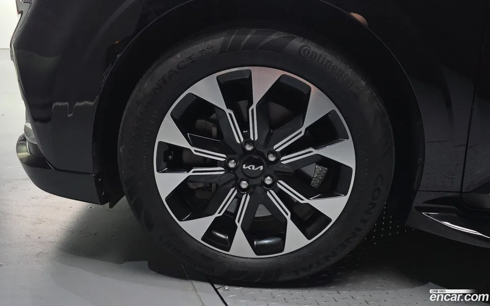 Kia Carnival 9 2023 — thumbnail 5