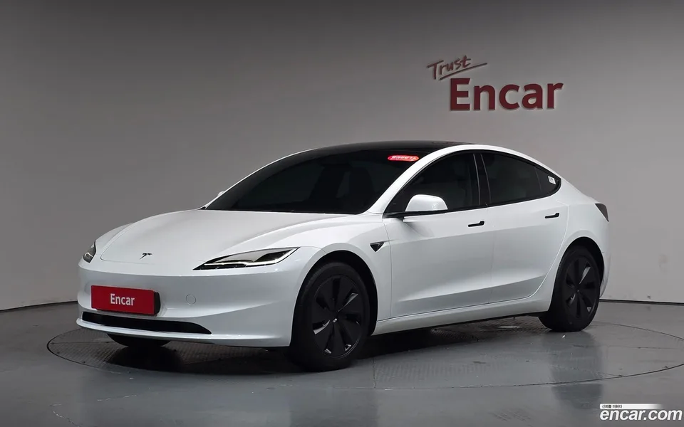 Tesla Model 3 2024