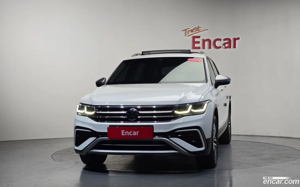 Volkswagen Tiguan Allspace 2.0 TSI 2023 — миниатюра 3