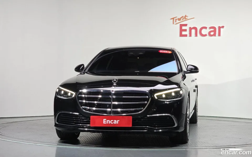 Mercedes-Benz S-Class S580e 4MATIC 2023 — thumbnail 3