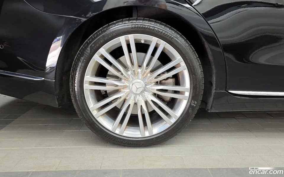 Mercedes-Benz S-Class S580e 4MATIC 2023 — thumbnail 5
