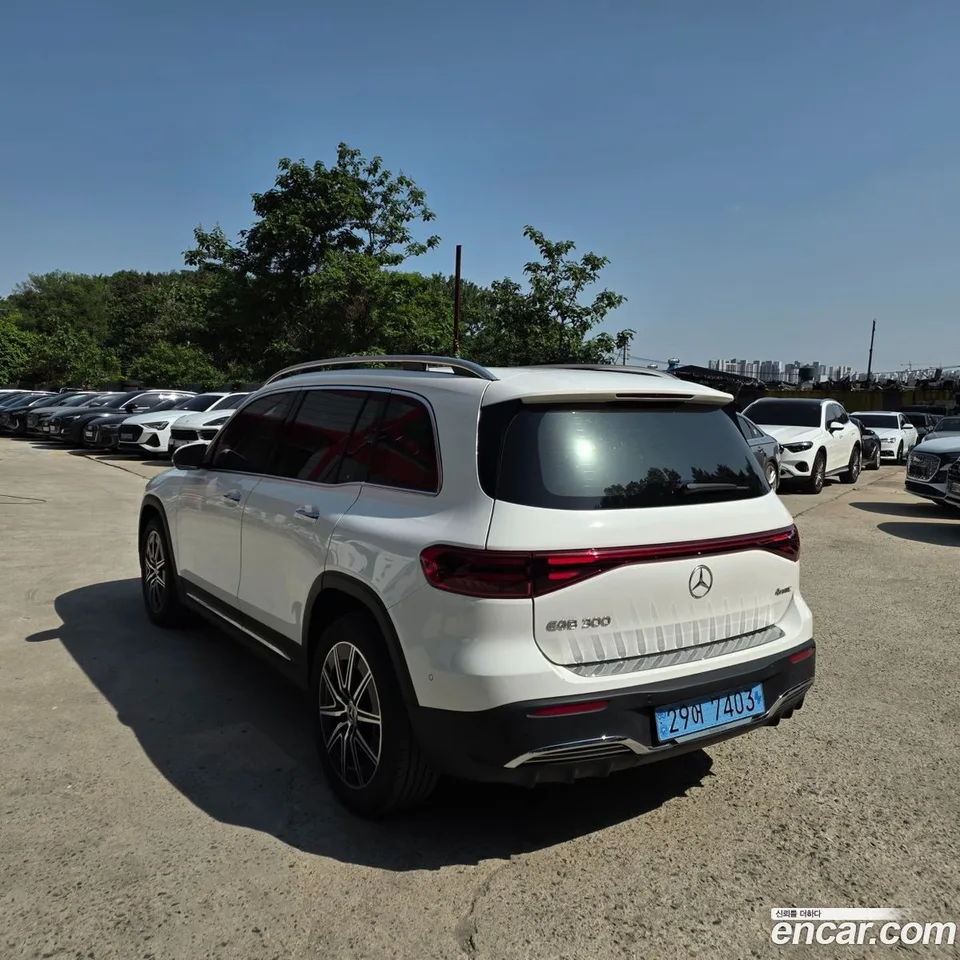 Mercedes-Benz EQB EQB300 4MATIC AMG 2024 — миниатюра 4