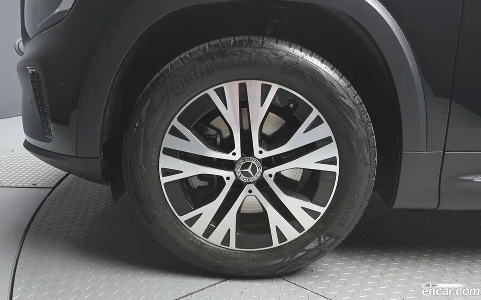 Mercedes-Benz GLB-Class GLB200 d 2024 — thumbnail 2