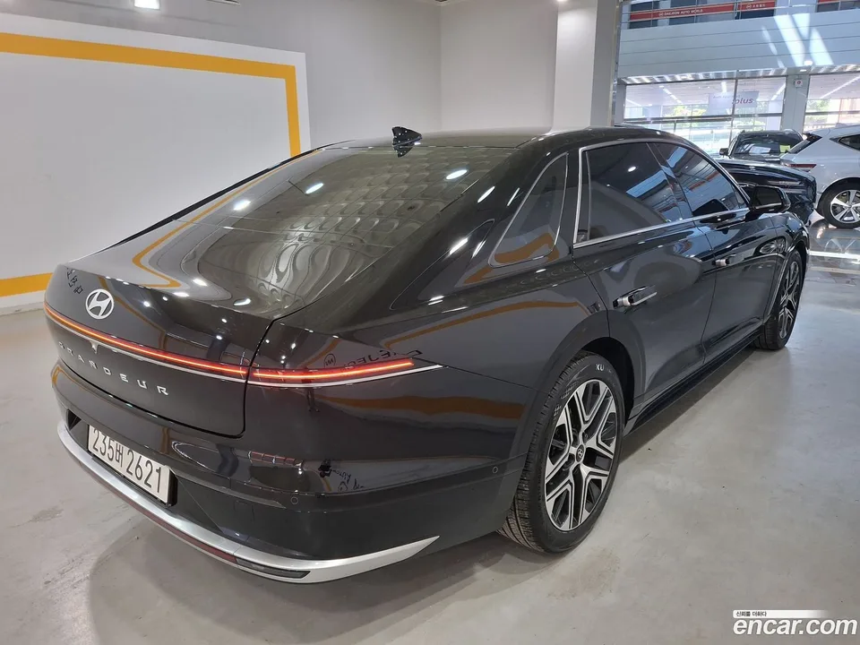 Hyundai Grandeur 2.5 2WD 2023 — thumbnail 5