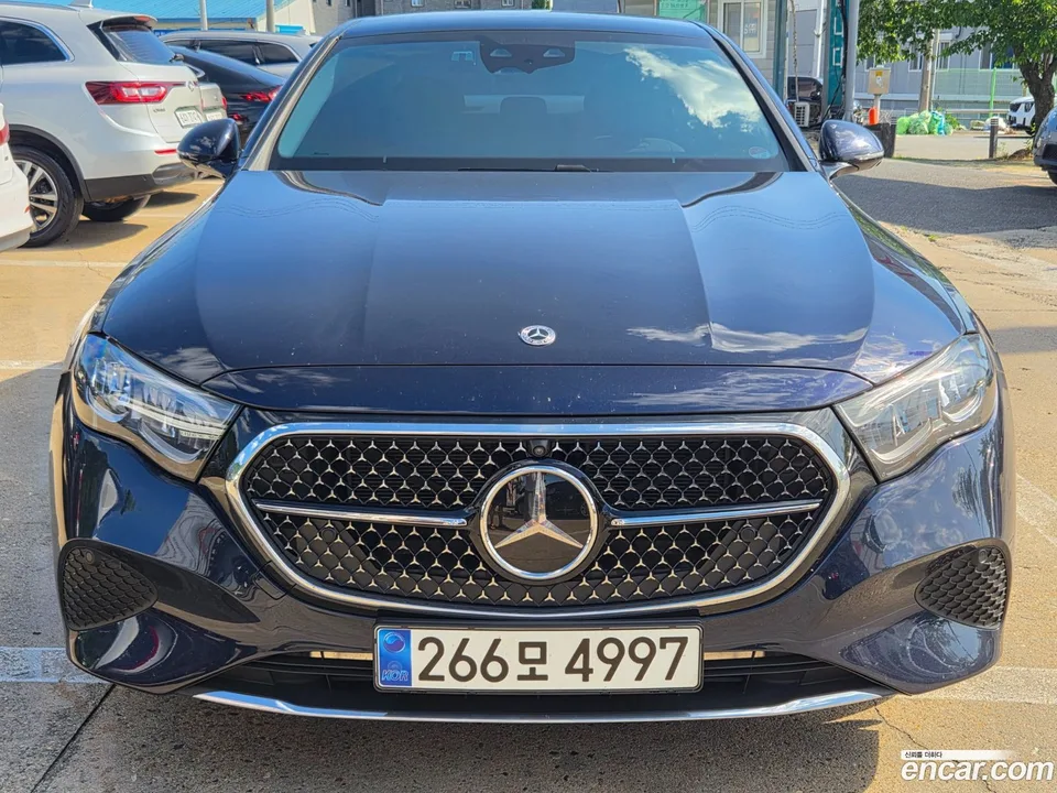 Mercedes-Benz E-Class 2024