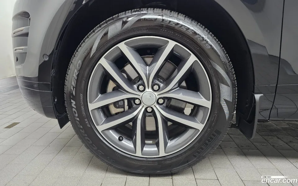 Land Rover Range Rover Evoque P250 SE 2025 — thumbnail 2