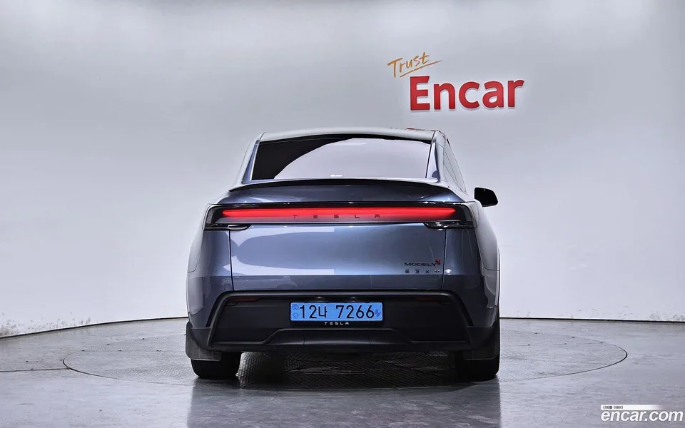 Tesla Model Y RWD 2025 — миниатюра 4