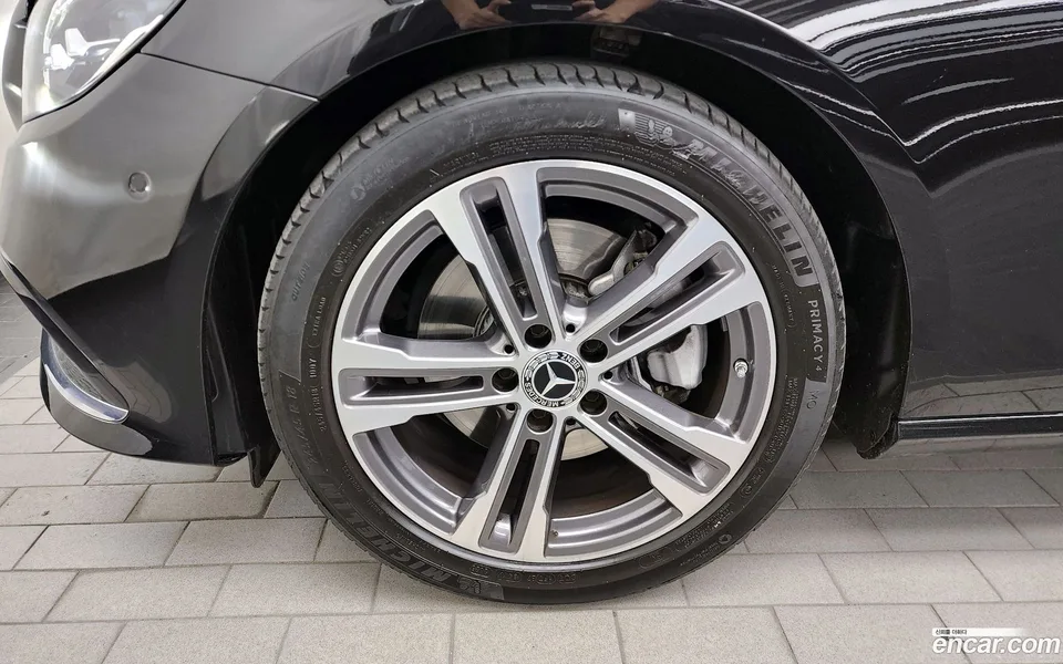 Mercedes-Benz E-Class E250 2023 — миниатюра 5