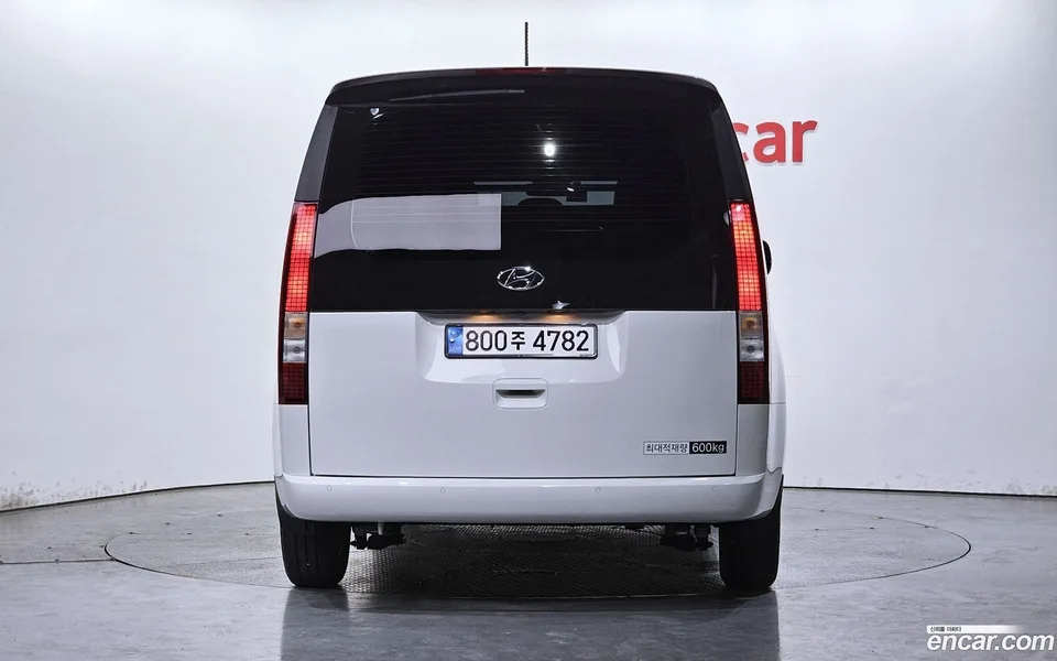Hyundai Staria L3.5 5 2023 — миниатюра 4