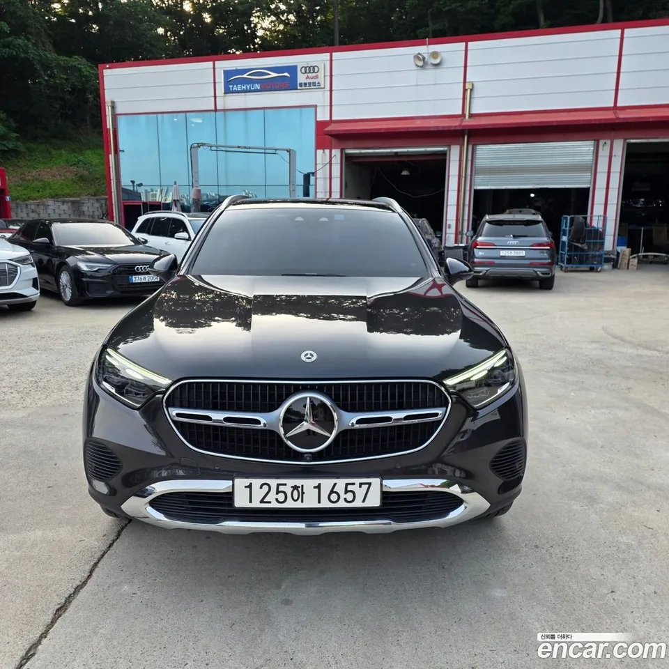 Mercedes-Benz GLC-Class 2023