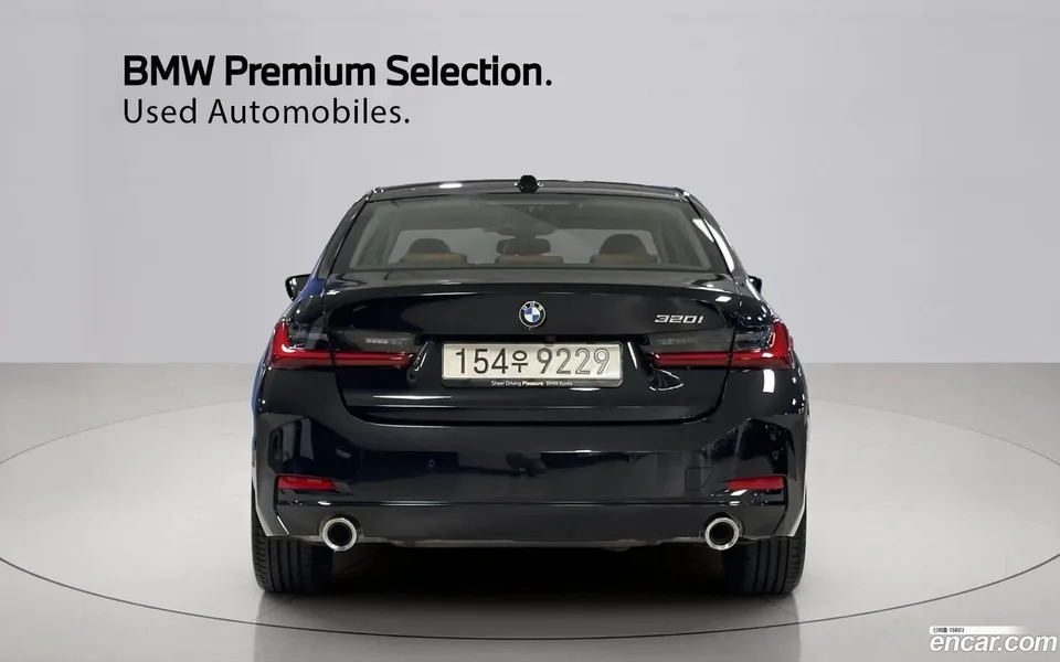 BMW 3 Series 320i 2025 — thumbnail 4