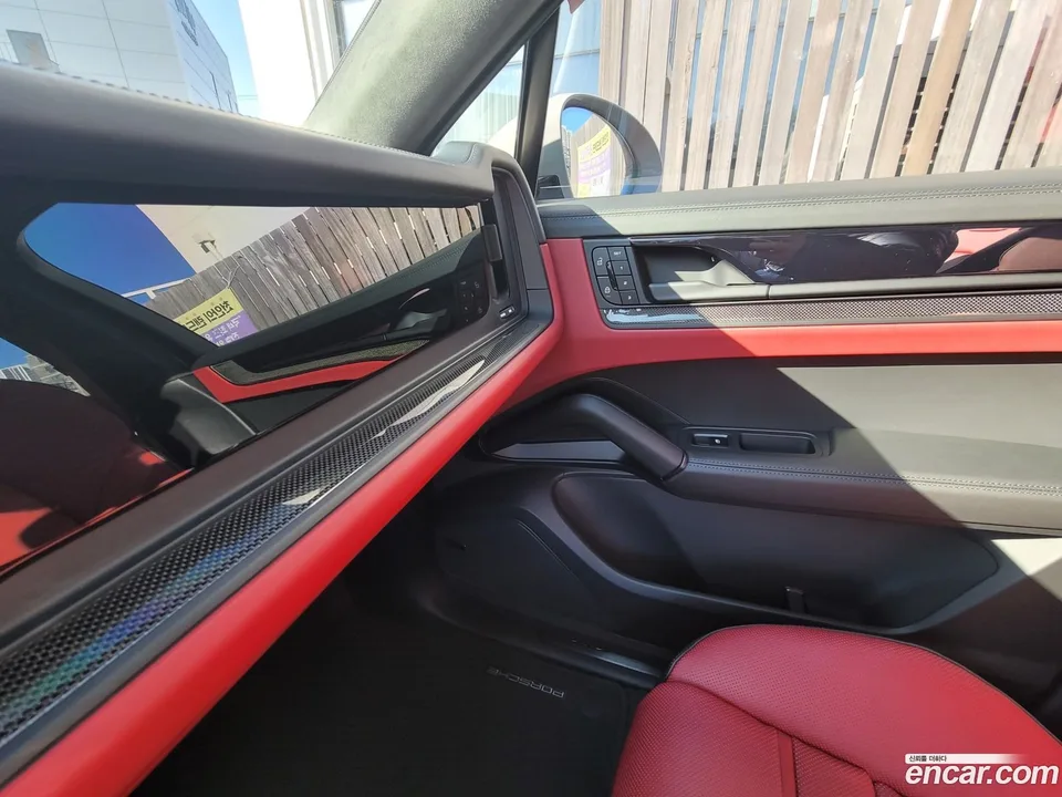 Porsche Cayenne 4.0 GTS 2025 — thumbnail 4