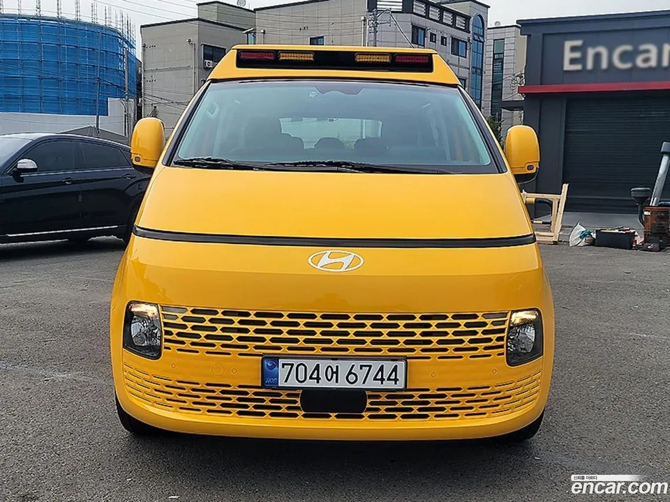 Hyundai Staria 2025