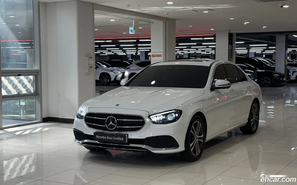 Mercedes-Benz E-Class 2022