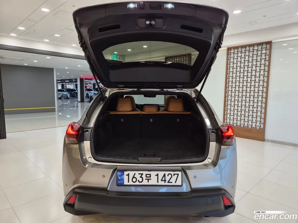 Lexus UX 250h 2.0 2WD 2024 — миниатюра 5