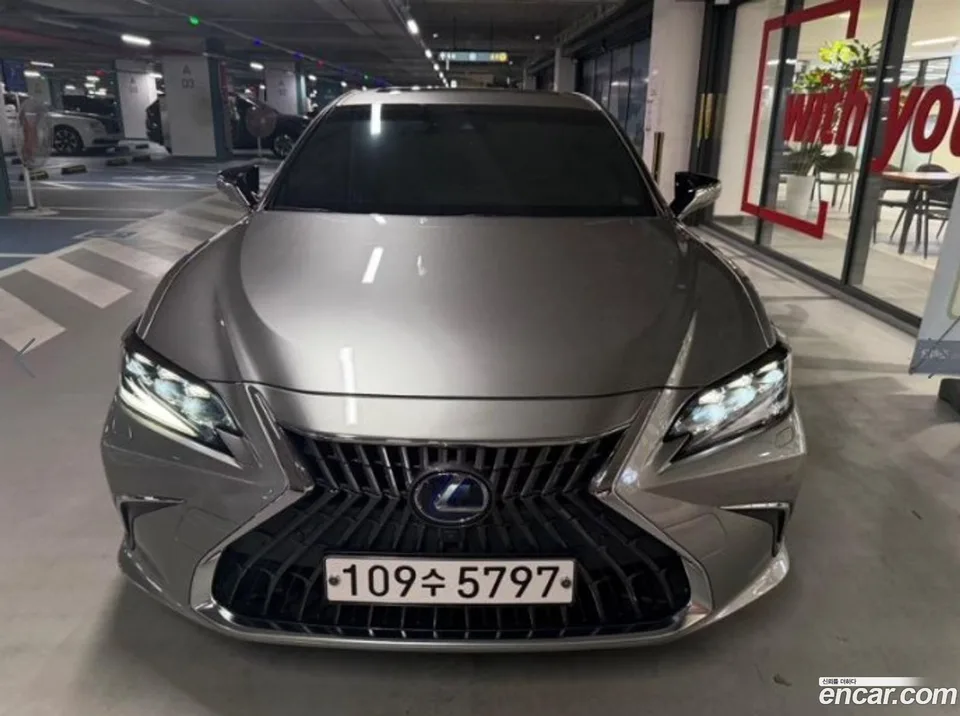 Lexus ES 300h 2022