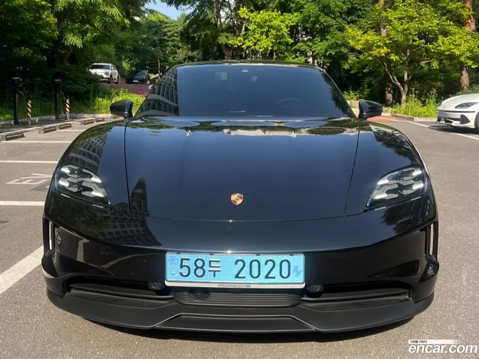 Porsche Taycan 2024