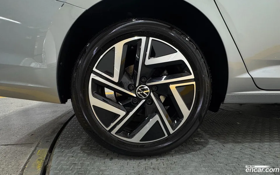Volkswagen Jetta 1.5 TSI 2023 — миниатюра 5