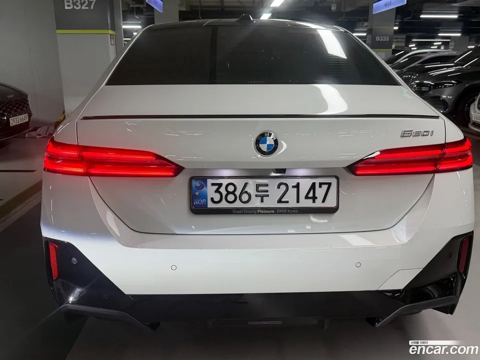 BMW 5 Series 520i M 2024 — миниатюра 2
