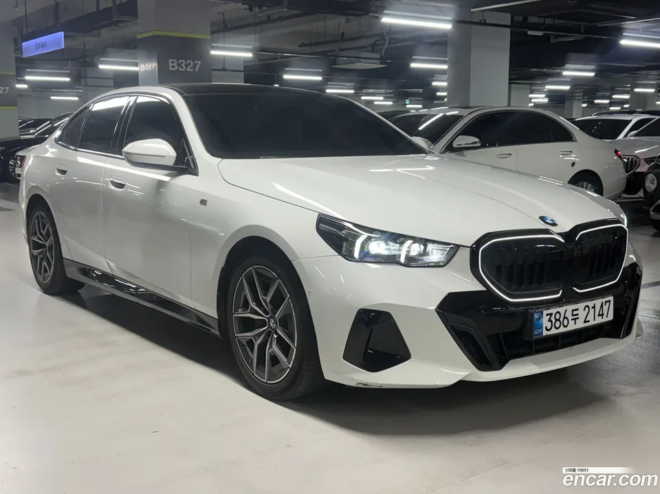 BMW 5 Series 520i M 2024 — миниатюра 3