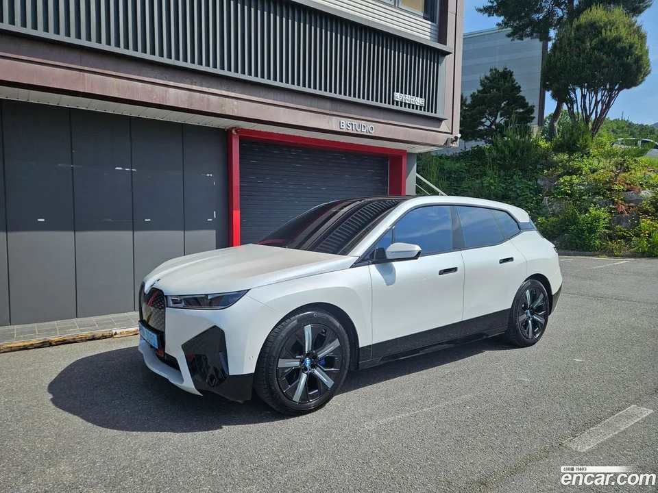 BMW iX 2023