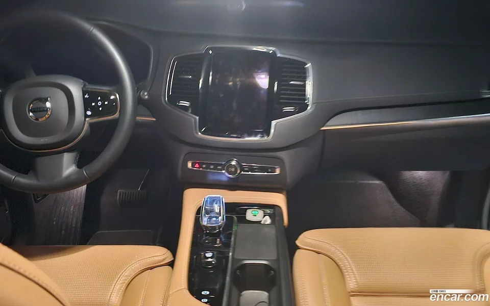 Volvo XC90 T8 2023 — thumbnail 3