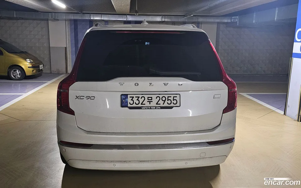 Volvo XC90 T8 2023 — thumbnail 4