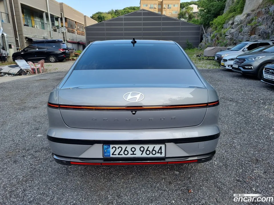 Hyundai Grandeur Hybrid 2024 — миниатюра 4