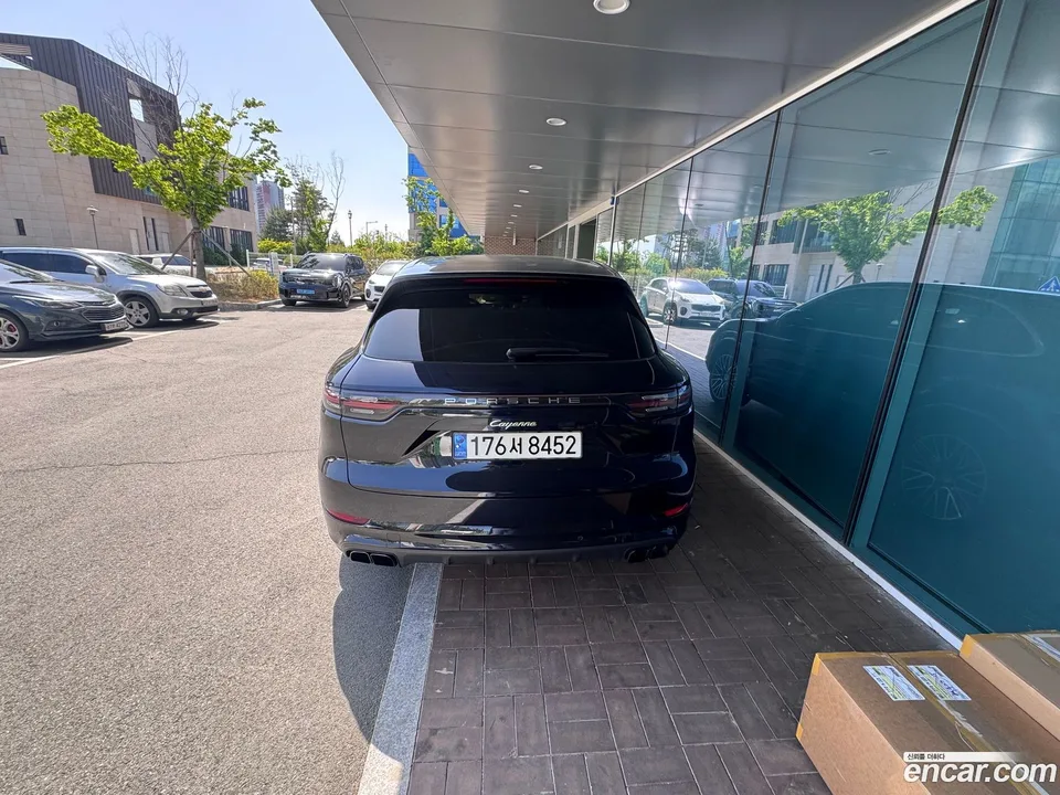 Porsche Cayenne 3.0 E- 2023 — миниатюра 3