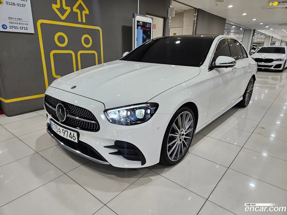 Mercedes-Benz E-Class 2022