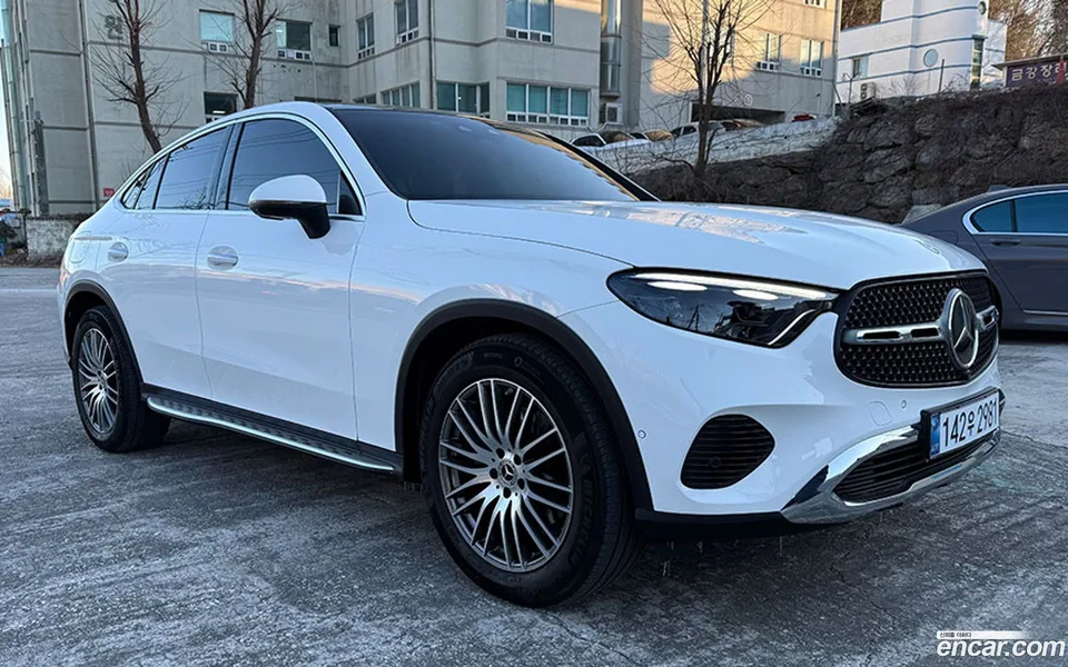 Mercedes-Benz GLC-Class GLC300 4MATIC 2024 — thumbnail 3