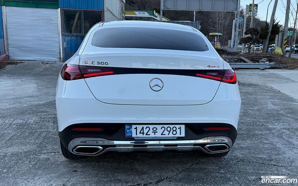 Mercedes-Benz GLC-Class GLC300 4MATIC 2024 — thumbnail 4