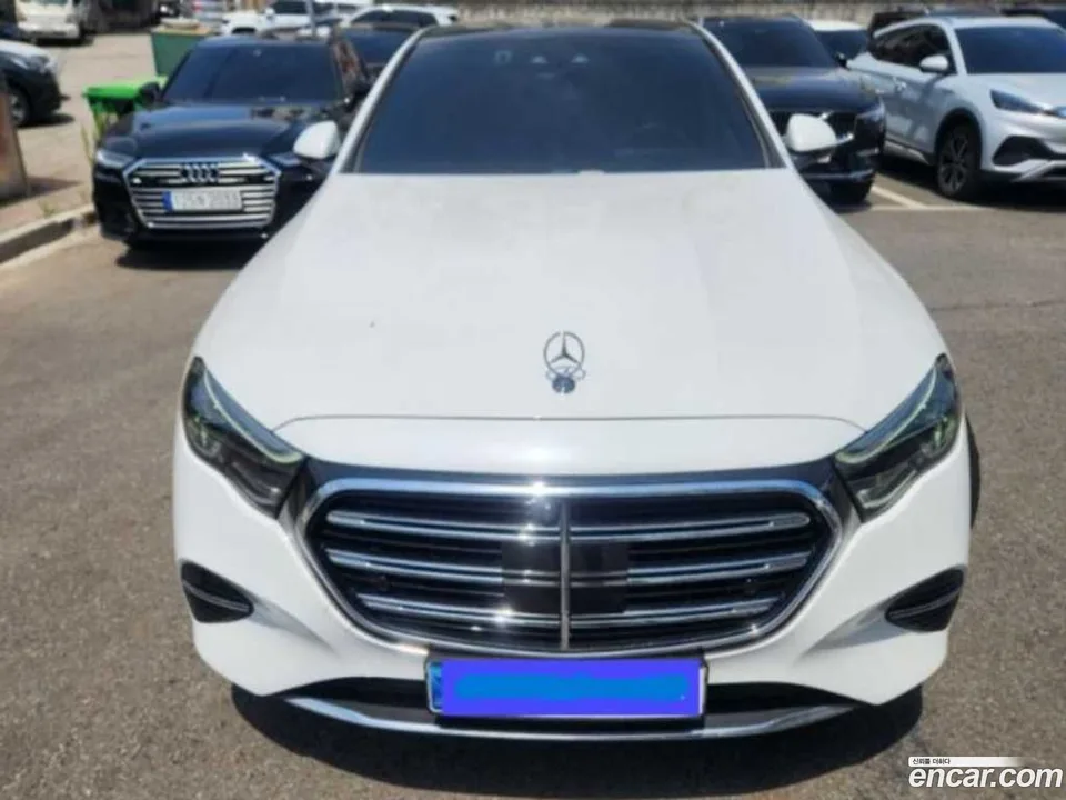 Mercedes-Benz E-Class 2024