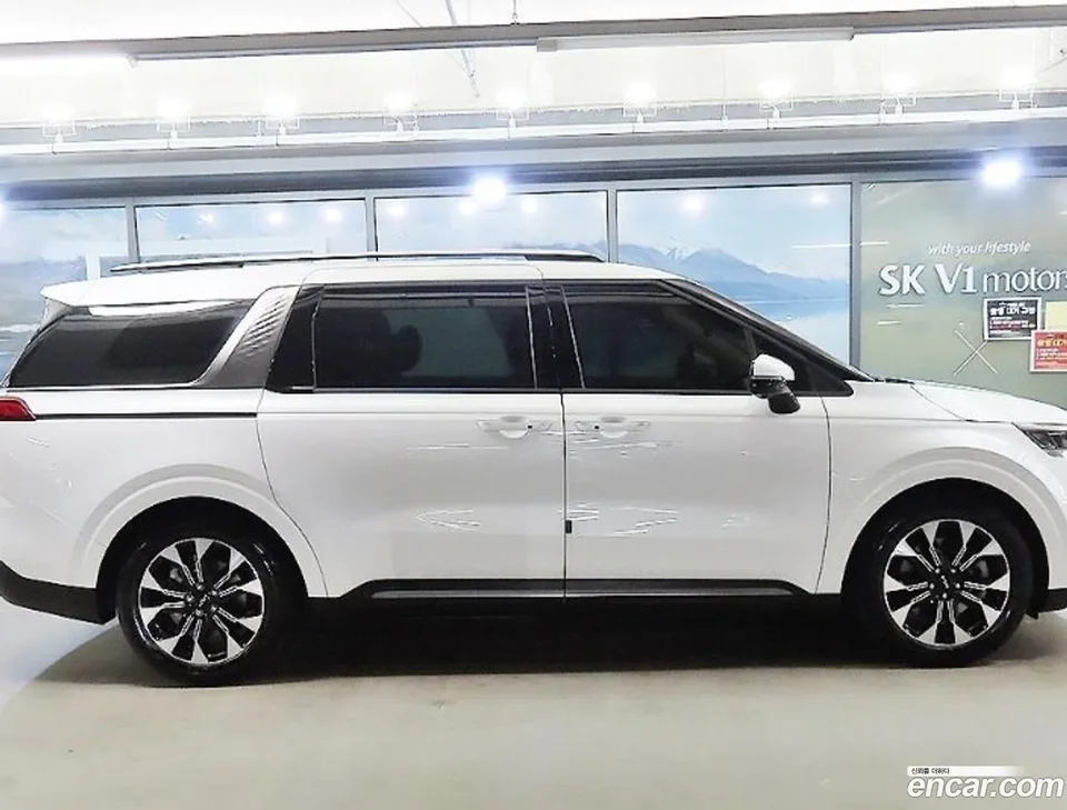 Kia Carnival 7 2022 — thumbnail 3