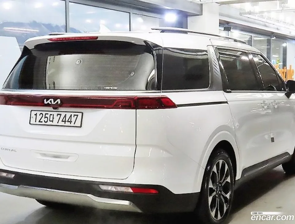 Kia Carnival 7 2022 — thumbnail 4
