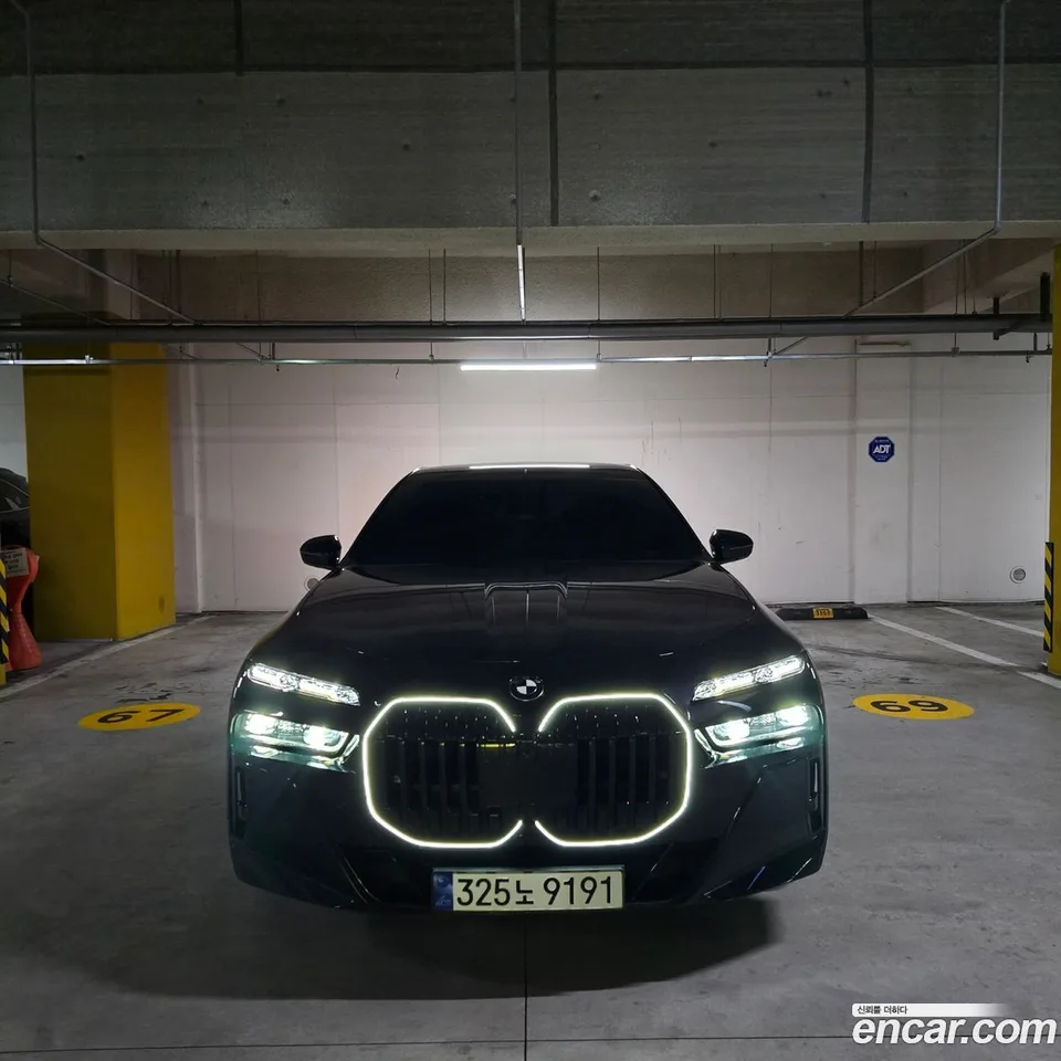 BMW 7 Series 740i sDrive M 2023 — миниатюра 3