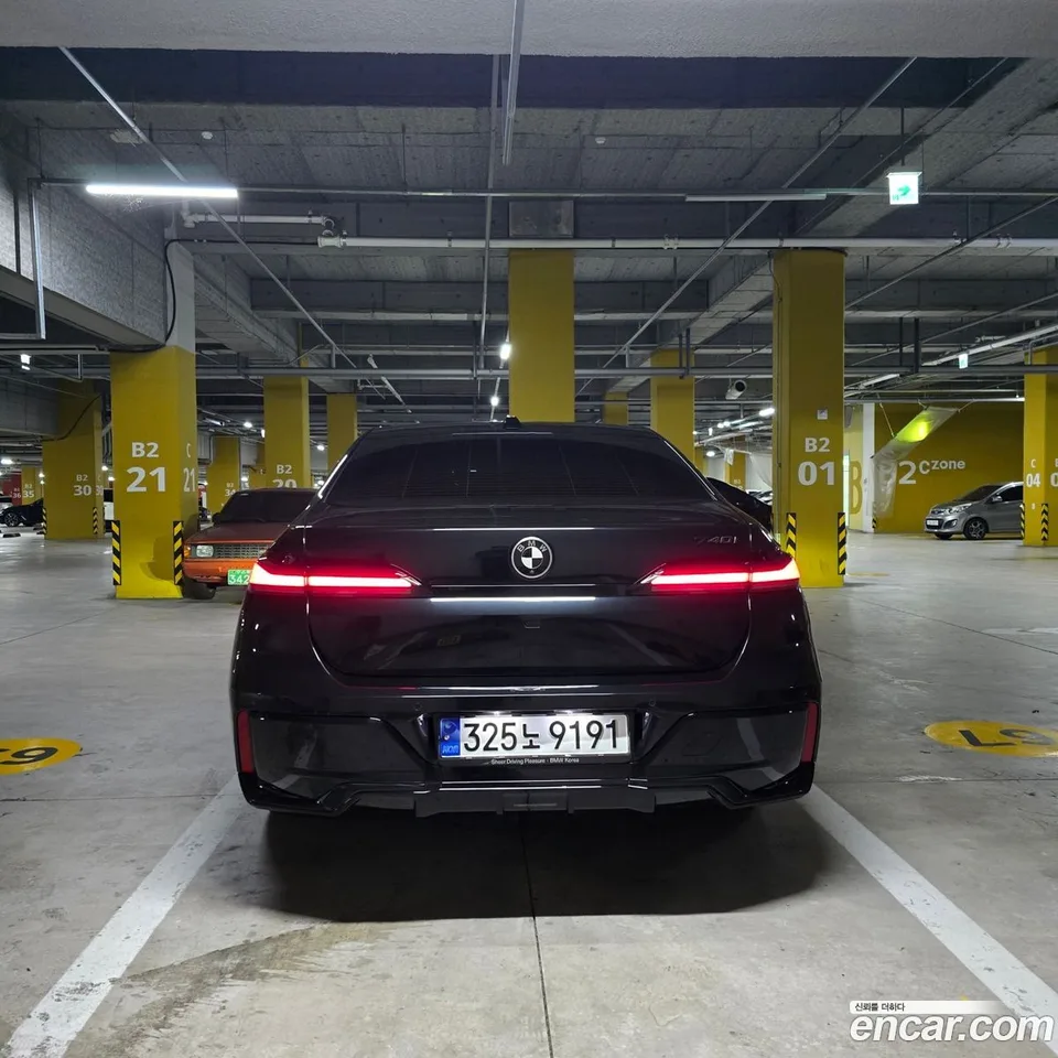 BMW 7 Series 740i sDrive M 2023 — миниатюра 4