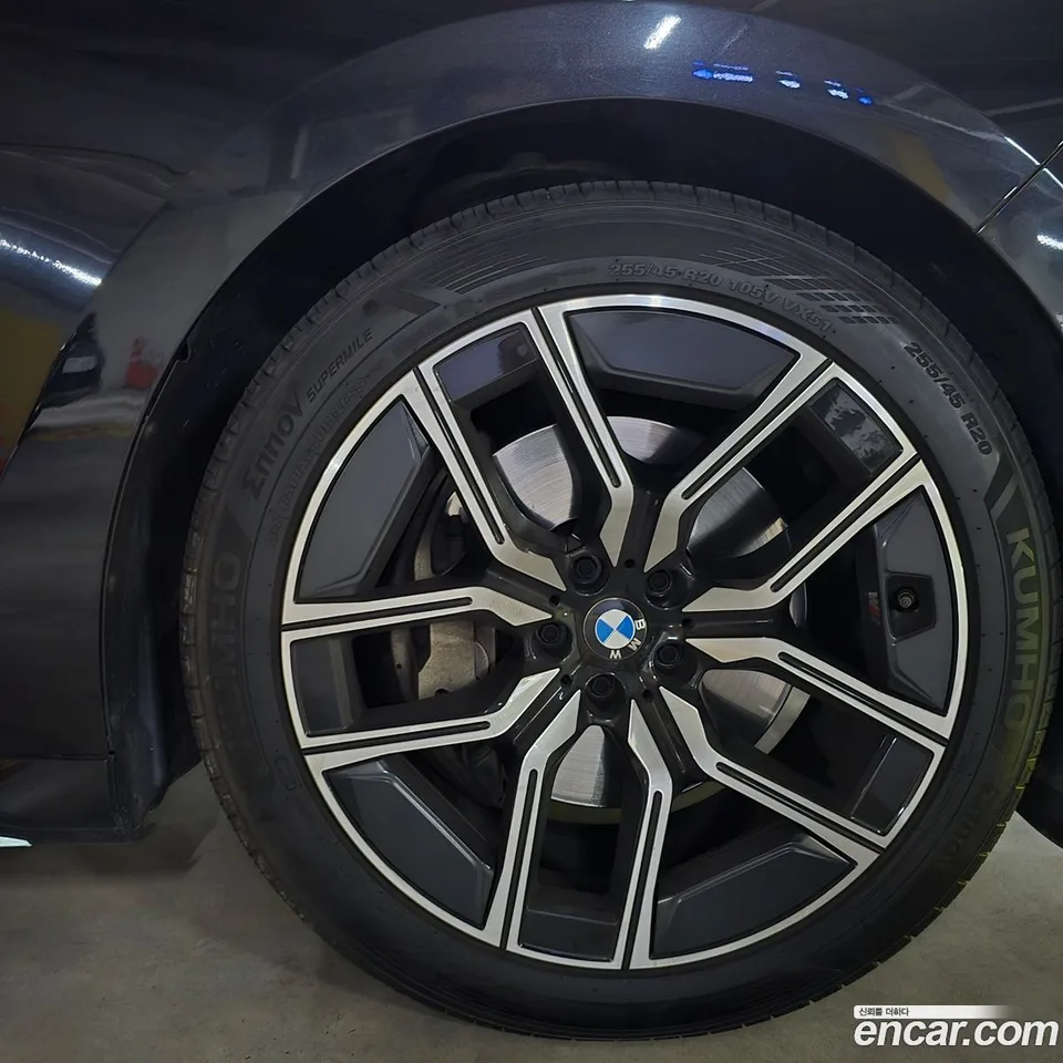 BMW 7 Series 740i sDrive M 2023 — миниатюра 5