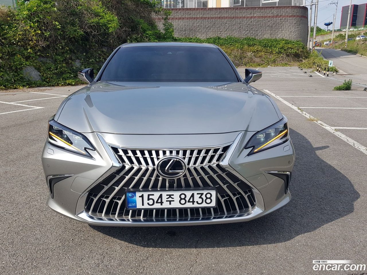 Lexus ES 300h 2025 — 3