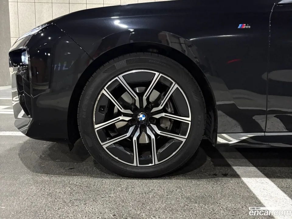BMW 7 Series 740d xDrive M 2024 — thumbnail 2