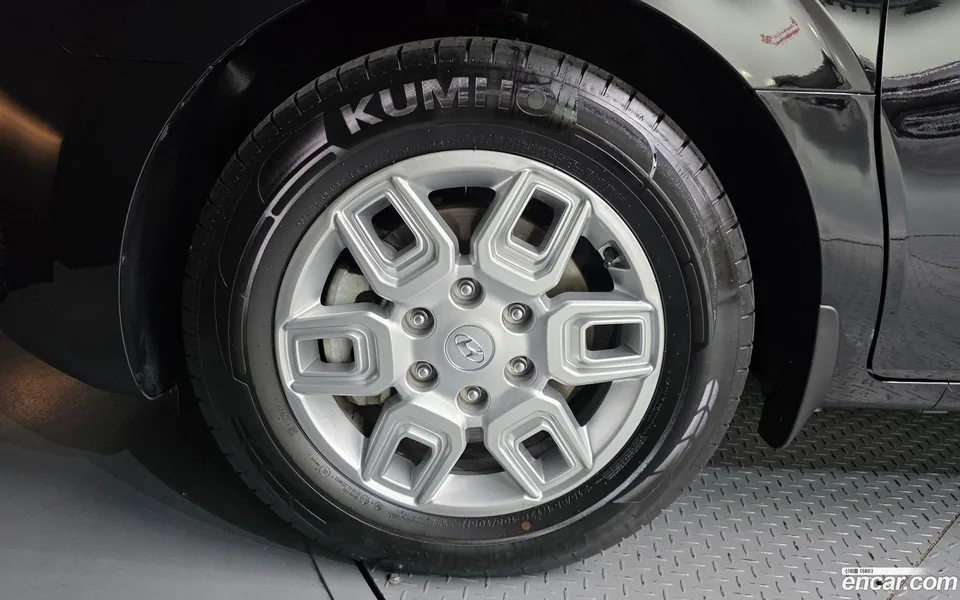 Hyundai Staria 3 2022 — thumbnail 2